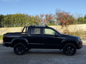 2013 Volkswagen Amarok 2.0 Bitdi Bluemotion Tech Highline in Black — image 2