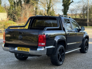 2013 Volkswagen Amarok 2.0 Bitdi Bluemotion Tech Highline in Black — image 3