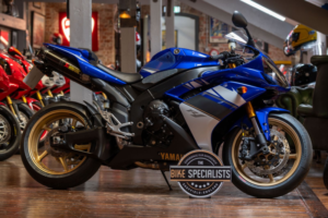 2008 Yamaha R1 *full Akrapovic Exhaust - Low Mileage* in Blue — image 1