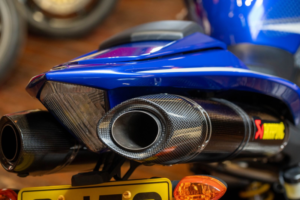 2008 Yamaha R1 *full Akrapovic Exhaust - Low Mileage* in Blue — image 5