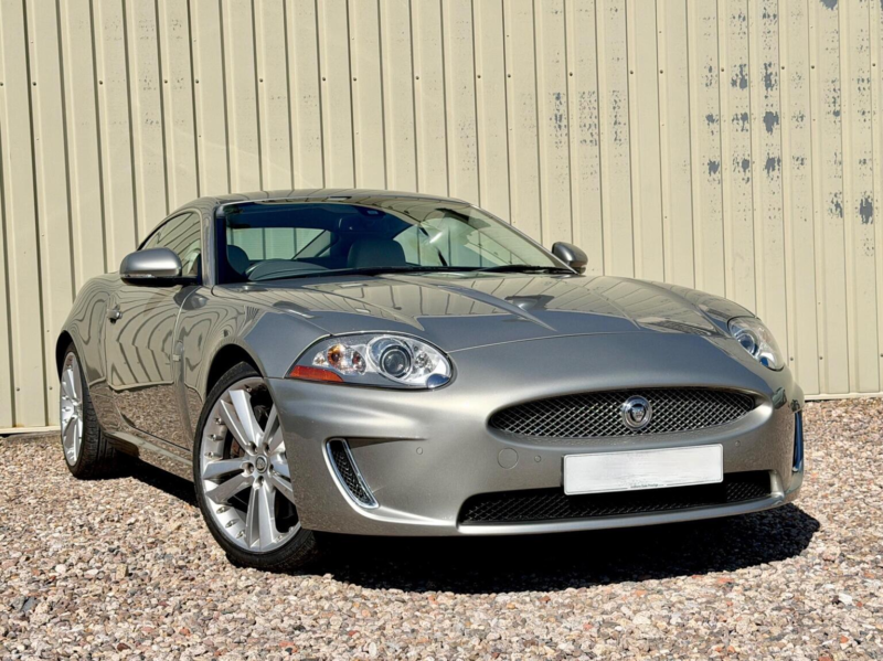 2011 Jaguar Xk 5.0 V8 Portfolio Auto Euro 5 2dr in Gold — image 1