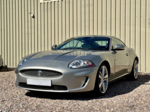 2011 Jaguar Xk 5.0 V8 Portfolio Auto Euro 5 2dr in Gold — image 3