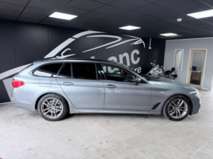 2020 BMW 5 Series 2.0 520d M Sport Touring Auto Euro 6 (s/s) 5dr in Blue — image 2