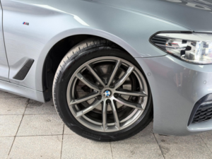 2020 BMW 5 Series 2.0 520d M Sport Touring Auto Euro 6 (s/s) 5dr in Blue — image 4