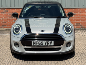 2019 MINI Hatch 1.5 Cooper Classic Euro 6 (s/s) 3dr in Silver — image 2