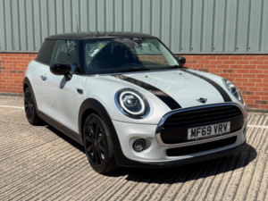 2019 MINI Hatch 1.5 Cooper Classic Euro 6 (s/s) 3dr in Silver — image 5