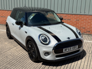2019 MINI Hatch 1.5 Cooper Classic Euro 6 (s/s) 3dr in Silver — image 6