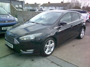 2015 Ford Focus 1.0 T Ecoboost Titanium in Black — image 5