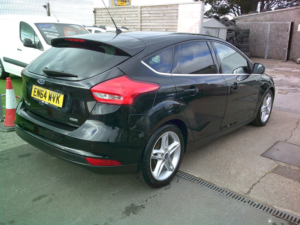 2015 Ford Focus 1.0 T Ecoboost Titanium in Black — image 6