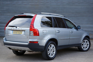 2010 Volvo Xc90 2.4 D5 Se Geartronic AWD 5dr in Silver — image 3
