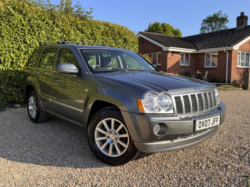 2007 Jeep Grand Cherokee 3.0 Crd Overland in Grey — image 1
