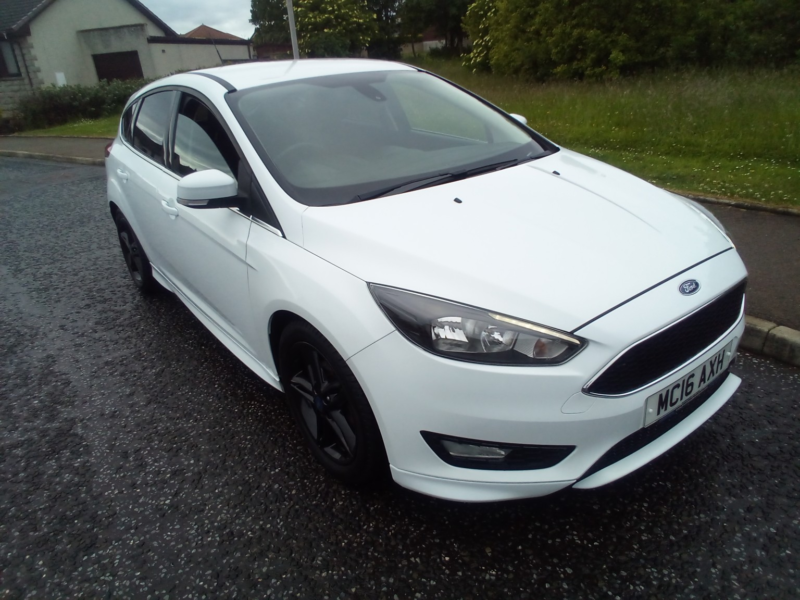 2016 Ford Focus Zetec S 1.0 T Eco in White — image 1