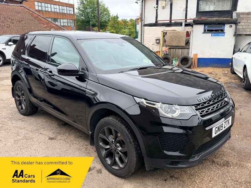 2019 Land Rover Discovery Sport Td4 Landmark in Black — image 1