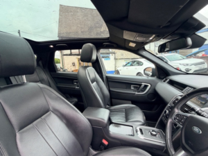 2019 Land Rover Discovery Sport Td4 Landmark in Black — image 3