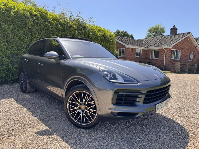 2020 Porsche Cayenne 3.0 T V6 in Grey — image 1