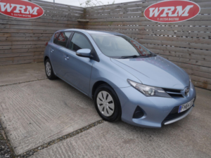 2014 Toyota Auris 1.4 D-4d Active Hatchback 5dr Diesel Manual Euro 5 (s/s) (90 Ps) in Blue — image 4