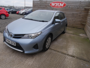 2014 Toyota Auris 1.4 D-4d Active Hatchback 5dr Diesel Manual Euro 5 (s/s) (90 Ps) in Blue — image 5