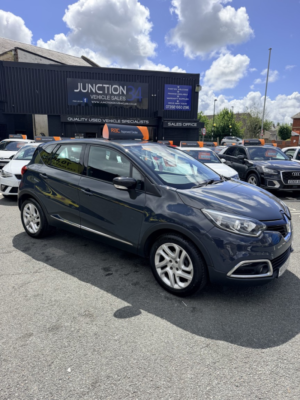 2015 Renault Captur 0.9 Dynamique Nav Tce 90 in Blue — image 4