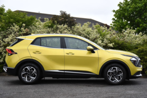 2023 Kia Sportage 1.6 T-Gdi 2 SUV 5dr Petrol Manual Euro 6 (s/s) (148 Bhp) in Yellow — image 2