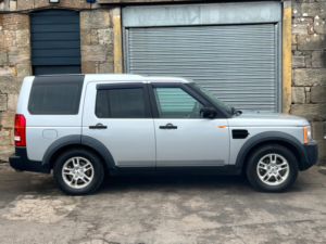 2007 Land Rover Discovery 3 2.7 Td V6 Pursuit Station Wagon 5dr Diesel Manual (244 G/km, 190 Bhp) in Silver — image 3