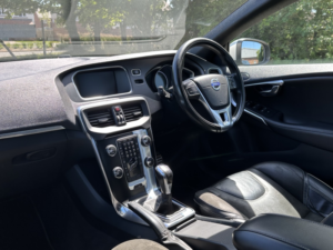 2016 Volvo V40 2.0 R-Design D2 in Black — image 3
