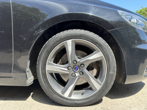 2016 Volvo V40 2.0 R-Design D2 in Black — image 4