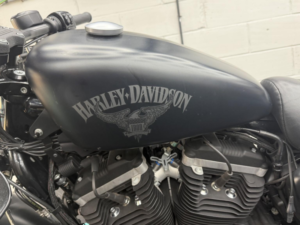 2015 Harley-Davidson Sportster Xl883n Iron 883 in Black — image 4