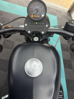 2015 Harley-Davidson Sportster Xl883n Iron 883 in Black — image 5