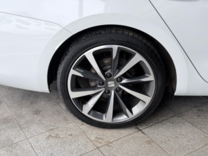 2021 SEAT Leon 1.5 Tsi Evo Fr Sport Euro 6 (s/s) 5dr in White — image 4