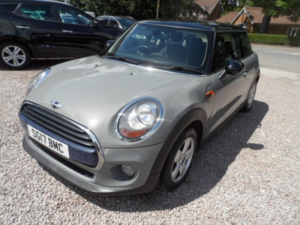 2017 MINI Hatch 1.5 Cooper 3-Door Hatch in Grey — image 3