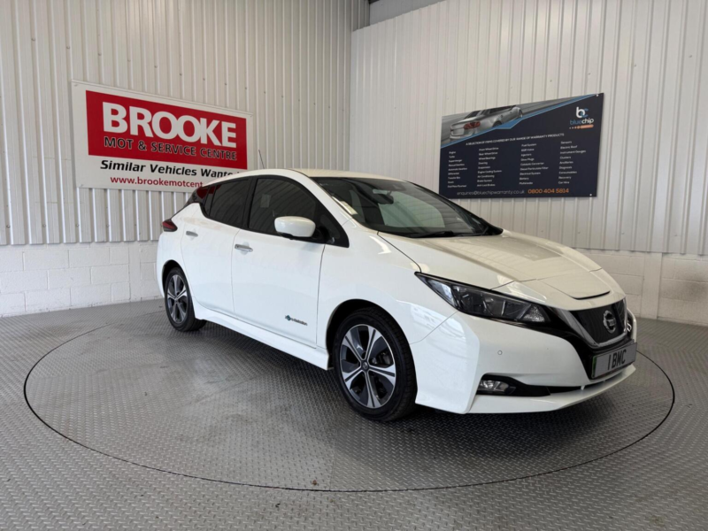 2019 Nissan Leaf 40kwh N-Connecta Auto 5dr in White — image 1