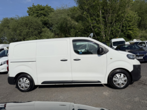2018 Peugeot Expert 1.6 Bluehdi 1000 Professional in White — image 4