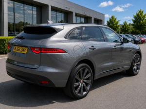 2016 Jaguar F-Pace 2.0 D180 R-Sport Auto AWD Euro 6 (s/s) 5dr in Grey — image 4