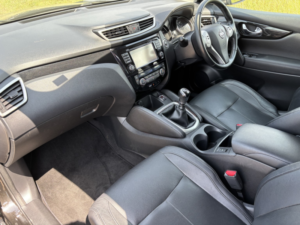 2015 Nissan Qashqai 1.5 Dci Tekna in Black — image 2