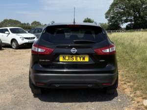 2015 Nissan Qashqai 1.5 Dci Tekna in Black — image 6