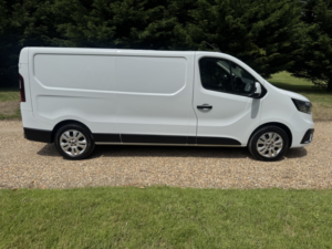 2023 Renault Trafic 2.0 Ll30 Blue Dci 130 Lwb Sport Van in White — image 3