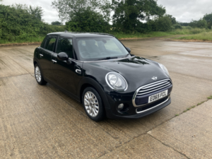 2015 MINI Hatch 1.5 5-Door Hatch Cooper Automatic in Black — image 2