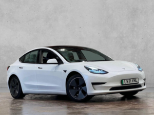 2021 Tesla Model 3 Standard Range Plus Auto Rwd 4dr in White — image 5