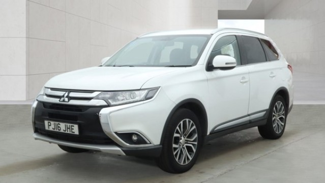 2016 Mitsubishi Outlander 2.2 Di-D Gx3 in White — image 1