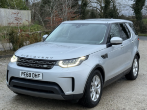 2018 Land Rover Discovery SUV (2016 - 2021) in Silver — image 4