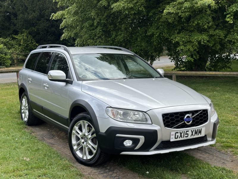 2015 Volvo Xc70 2.4 Se Lux D5 AWD (215hp) in Silver — image 1