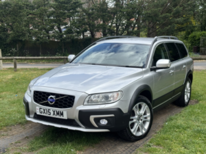 2015 Volvo Xc70 2.4 Se Lux D5 AWD (215hp) in Silver — image 2