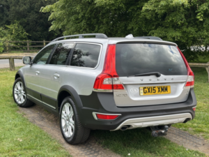 2015 Volvo Xc70 2.4 Se Lux D5 AWD (215hp) in Silver — image 3