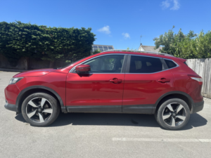 2015 Nissan Qashqai 1.2 Dig-T N-Tec+ in Red — image 2