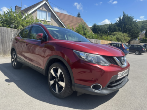 2015 Nissan Qashqai 1.2 Dig-T N-Tec+ in Red — image 3