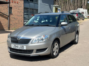 2014 Skoda Fabia 1.2 Tsi Se Euro 5 5dr in Beige — image 2