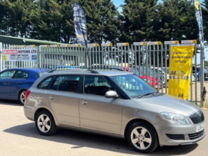 2014 Skoda Fabia 1.2 Tsi Se Euro 5 5dr in Beige — image 5