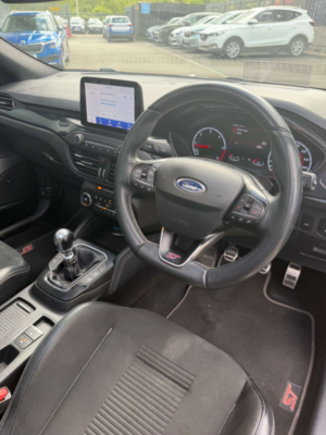 2020 Ford Focus 2.0 Ecoblue St in Black — image 2