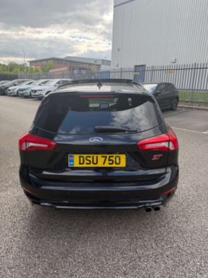 2020 Ford Focus 2.0 Ecoblue St in Black — image 4