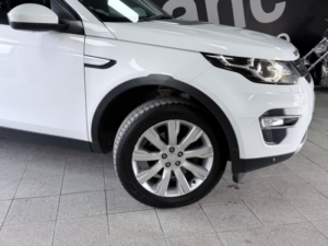 2015 Land Rover Discovery Sport 2.2 Sd4 Hse Luxury Auto 4WD Euro 5 (s/s) 5dr in White — image 2